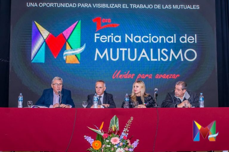 Panel Mutualismo - Economía y sociedad