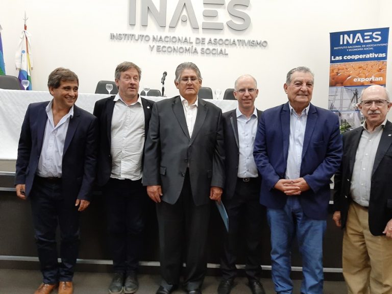 Intendentes y autoridades mutuales y cooperativas