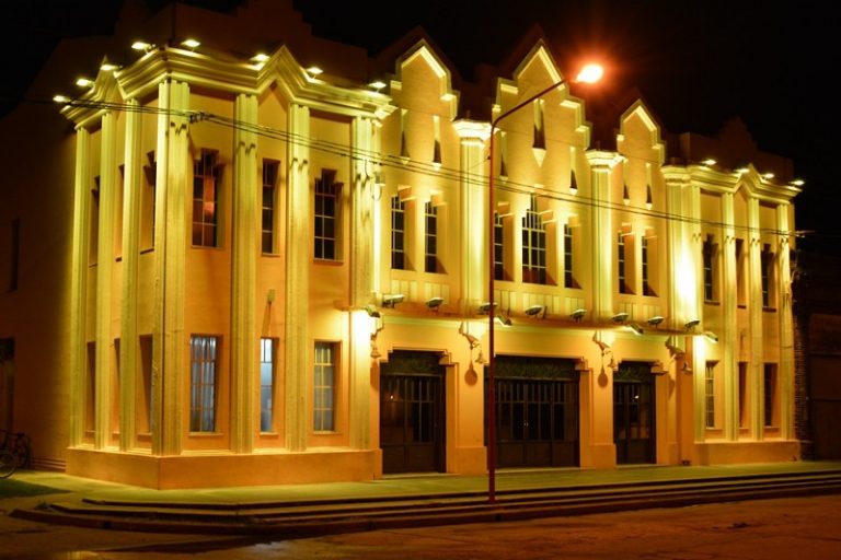 A salon social sociedad cosmopolita