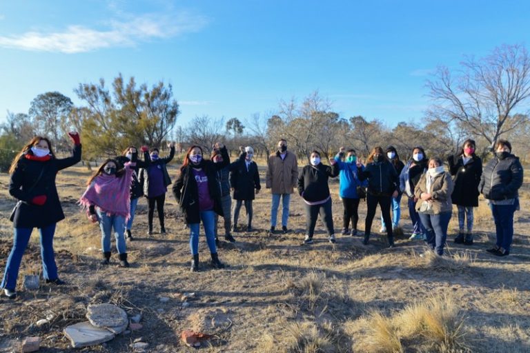 Adrián Maderna con mujeres