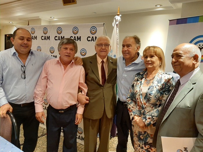 Marta Galeano y Sr. Brizuela con autoridades