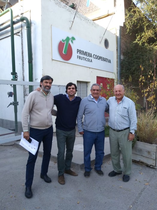 Dr Carlos Iannizzotto con Sergio Riskin en Cooperativa Frutícola