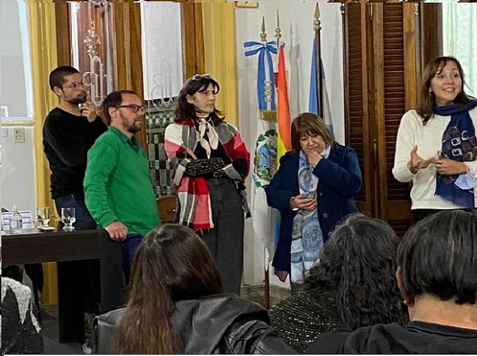 Diserta Lic. Nora Landart