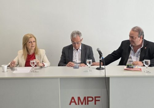 Destacados panelistas