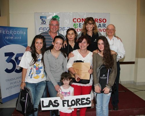 Mario Vitale -Dora Caeiro. Miguel Sarmiento con alumnos de Las Flores