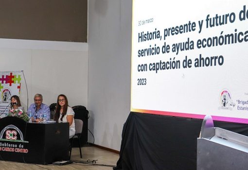 Panel Gustavo Bernay y colaboradoras